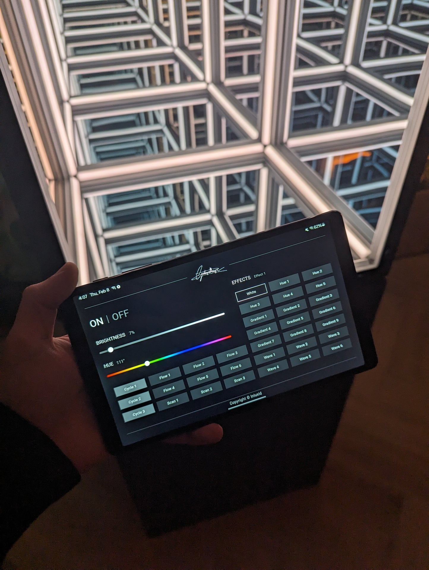 Infinity cube tablet app inluxid